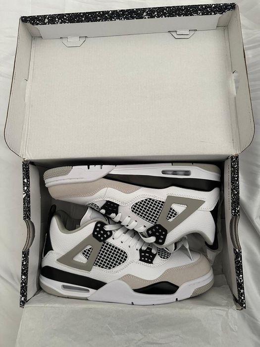 Sapatilhas Jordan 4 Black Military 41/42/43/44