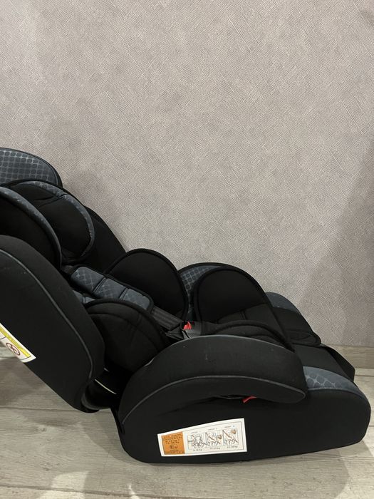 Дитяче автокрісло.Детское автокресло Есть наклон для сна. Німеччина
