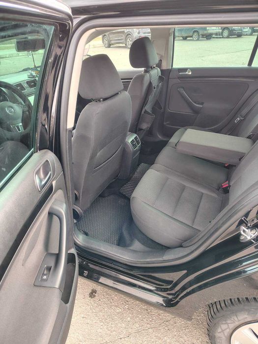 VW Golf VI  1,6tdi у дуже гарному стані