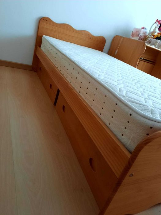 Mobília quarto, convertível, serve desde bebé a adolescente