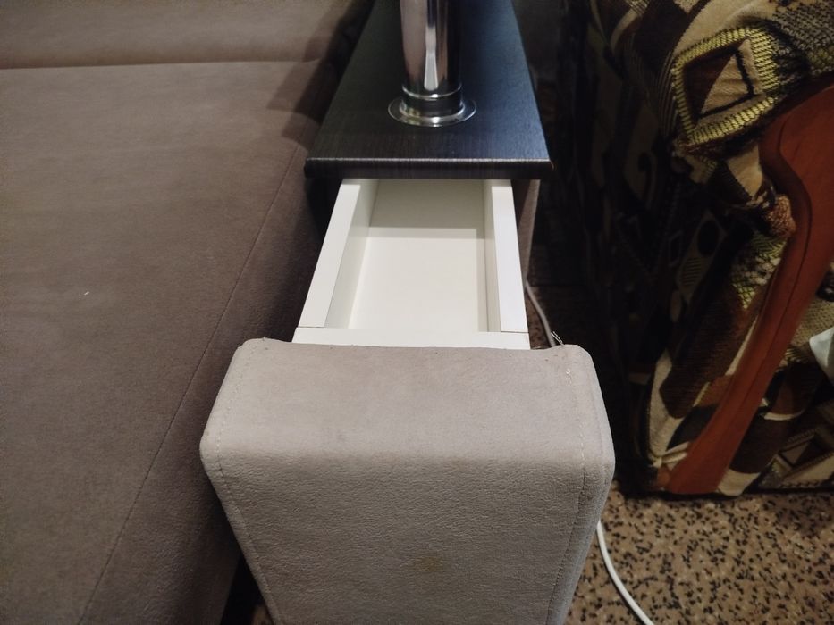 Диван   уголок .