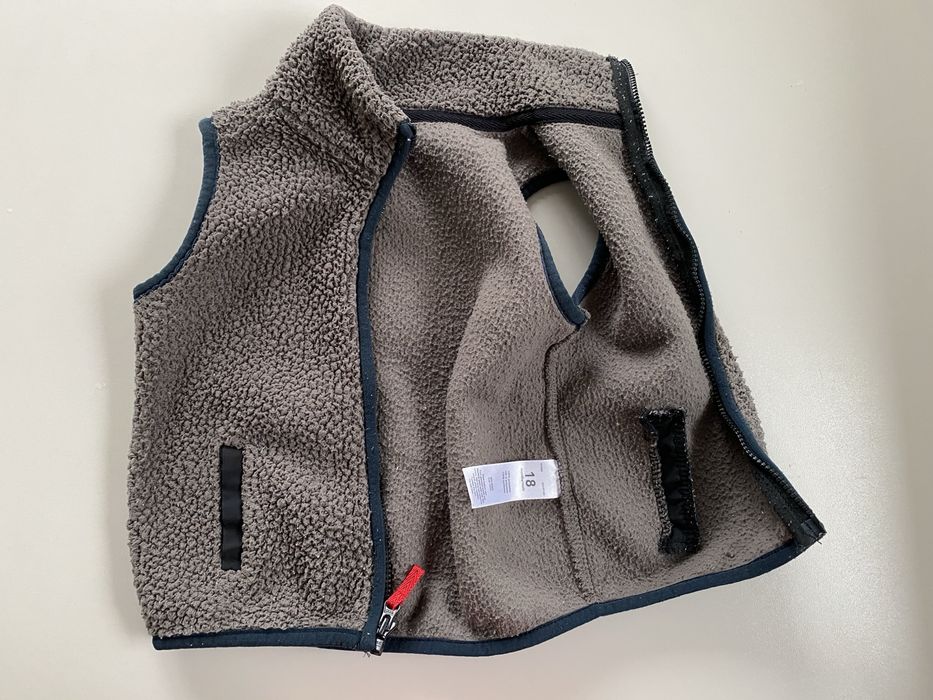 Флісова жилетка Carters 9-18 м унісекс