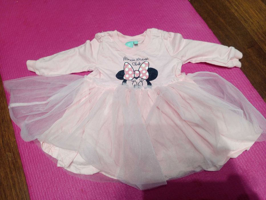 Sukienka z długim rękawem i tiulem - r.86