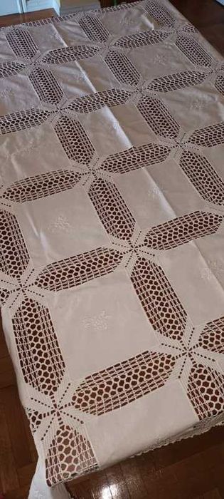 Toalha grande de mesa  - vintage de linho antigo e renda