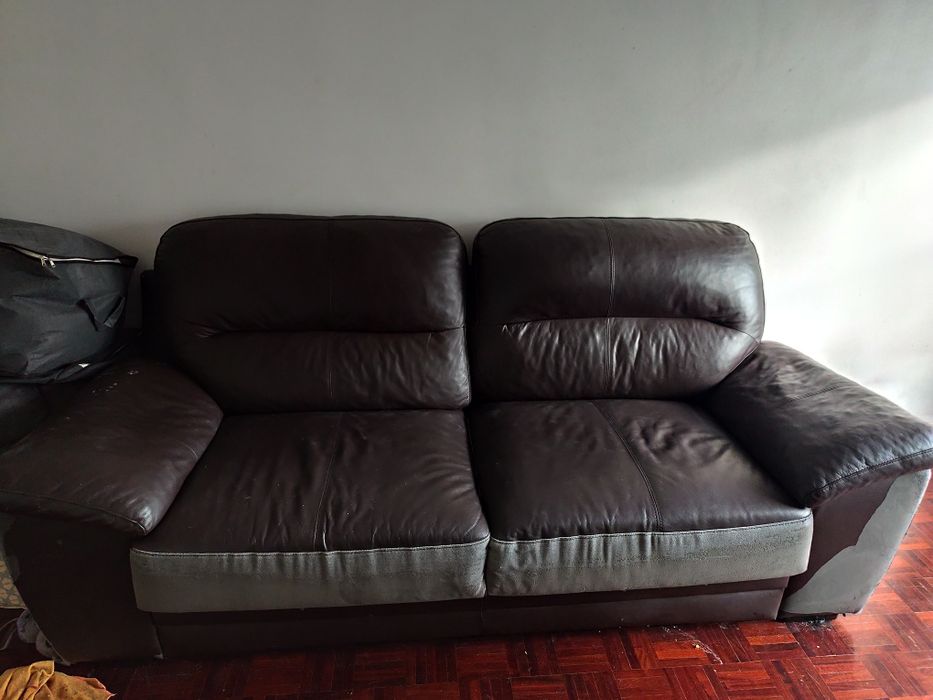 2 sofás usados, um sofá-cama, 100€