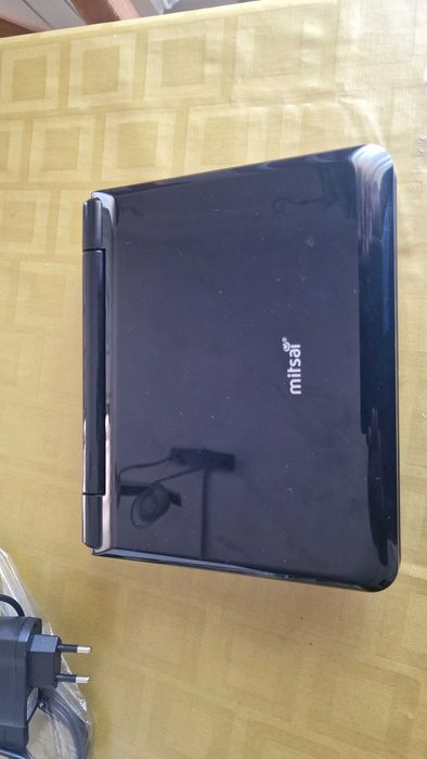 Leito de DVD para ver no carro com suporte de cabeceira