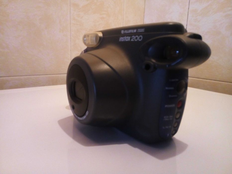 Máquina fotográfica Fujifilm Instax 2oo