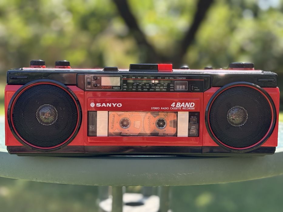 Продам магнитолу SANYO M-S350LE