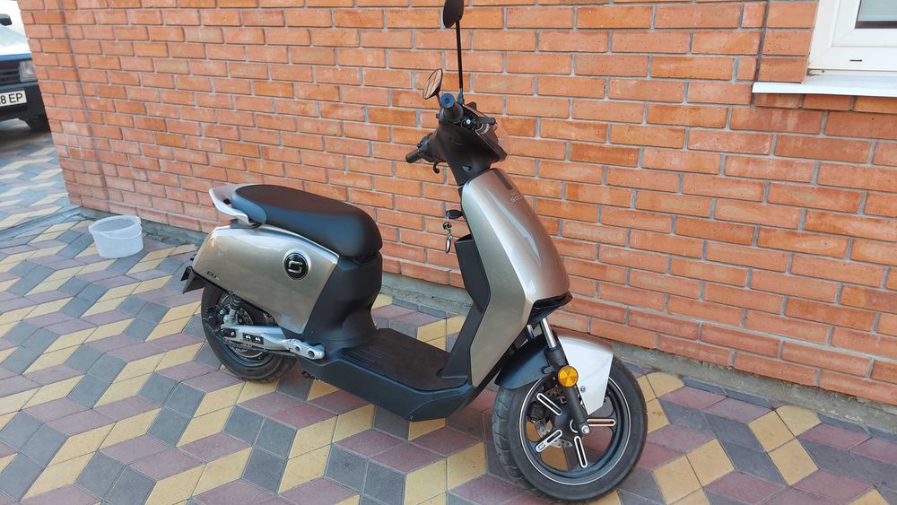 Електроскутер Super Soco CUX