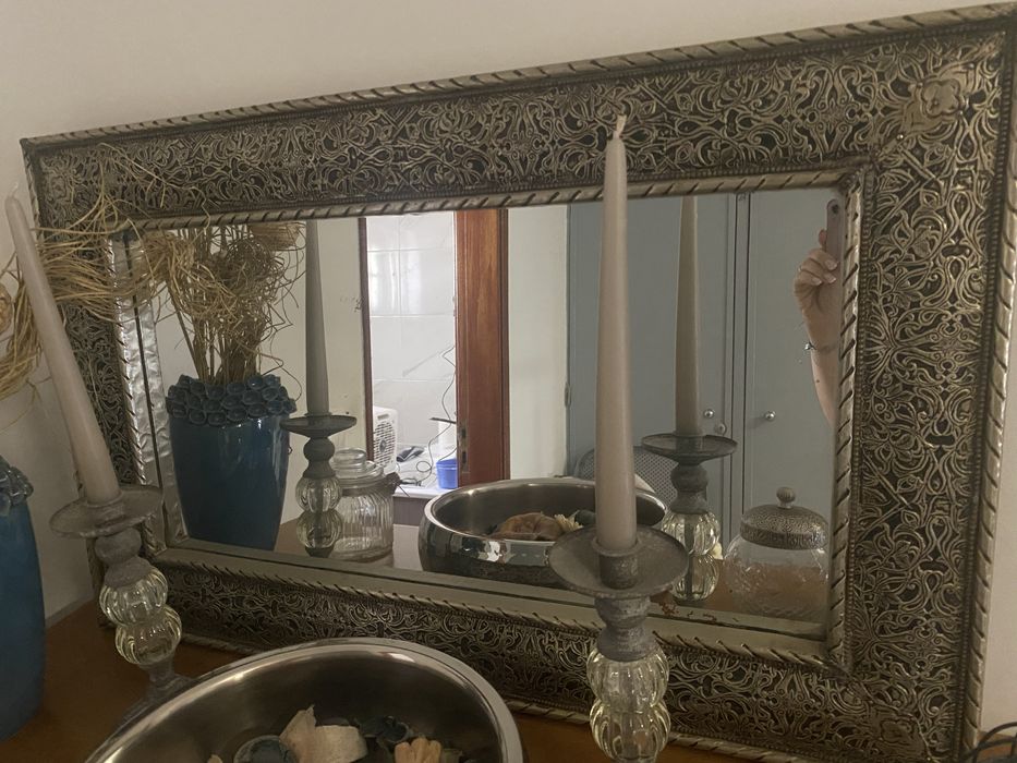 Urgente! Espelho com moldura trabalhada prateada