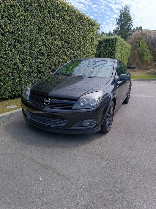 Opel Astra GTC — fotografia 3