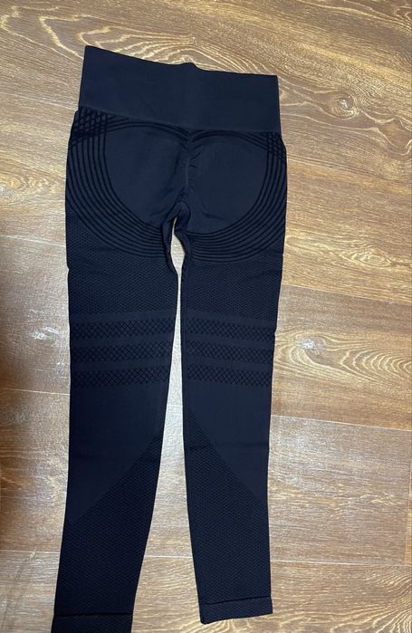 Безшовные спортивные лосины с пуш-ап