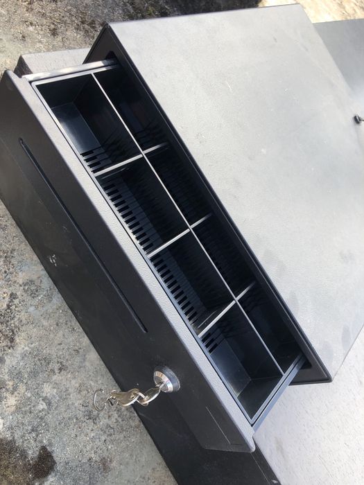 Gaveta registadora nova