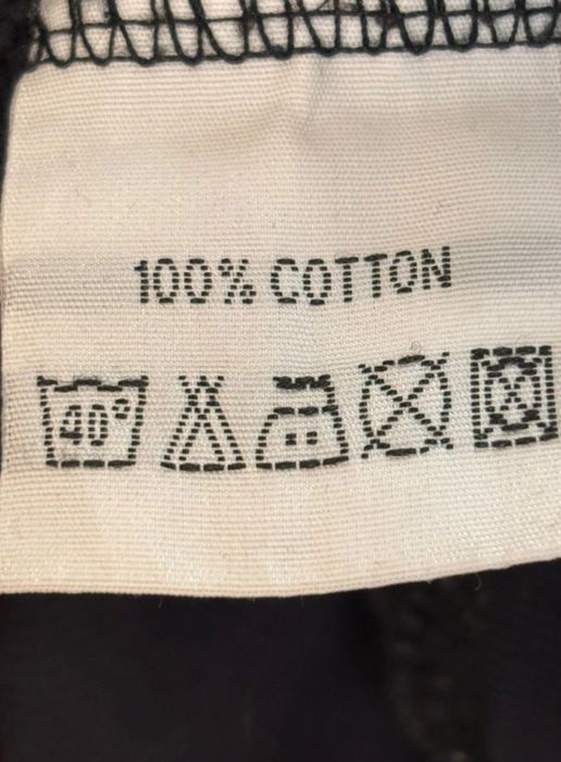 Granatowa bluza typu polo