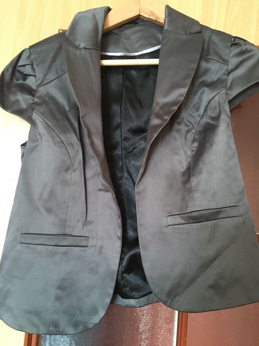 Krotki żakiet/ bolerko