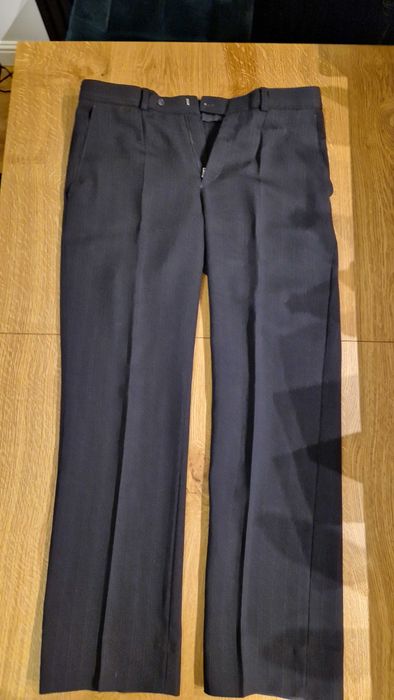 Czarny garnitur Intermoda 176/96/82