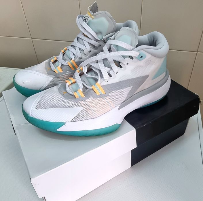 Nike Jordan Zion Basquetebol