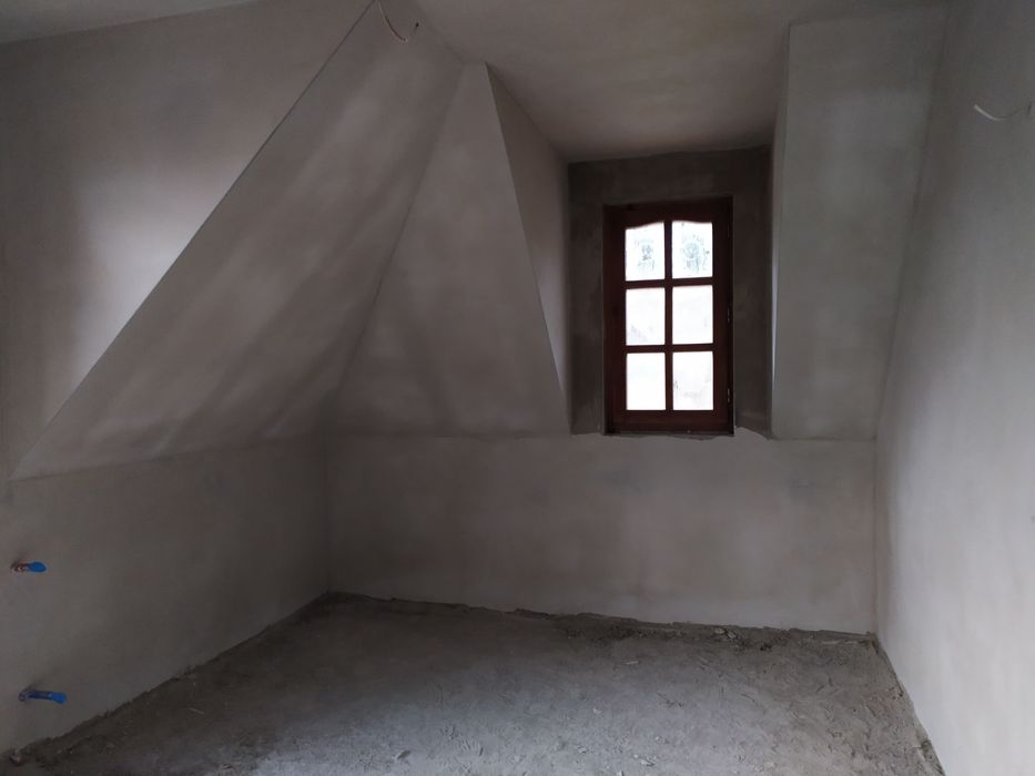 Tynki maszynowe gipsowe cementowo-wapienne