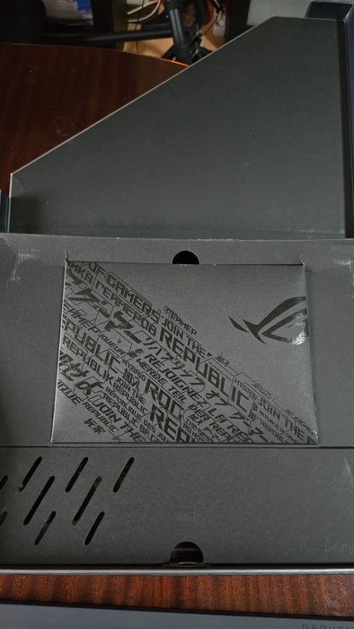 ASUS ROG Zephyrus Duo 15 | RTX 2070 Super | 32GB RAM | 2TB SSD | 300Hz