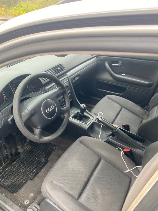 Audi a4 2002 com pneus novos e inspeção feita