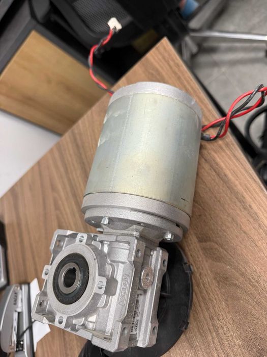 Motoreduktor 24V 180W TRAMEC XC30 50:1 – silnik + przekładnia