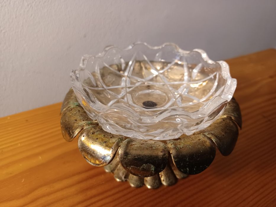 Suporte em metal e cristal