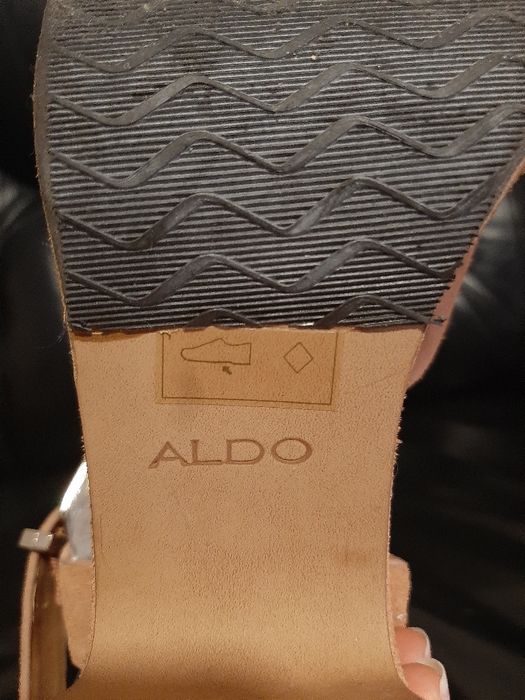 Sandálias Aldo .