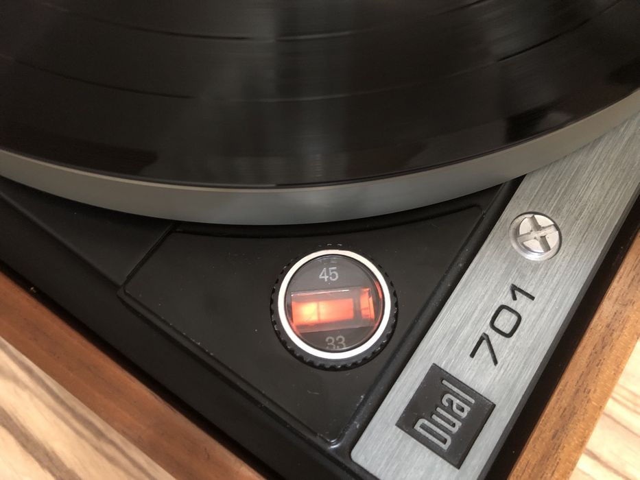 Gramofon Dual 701