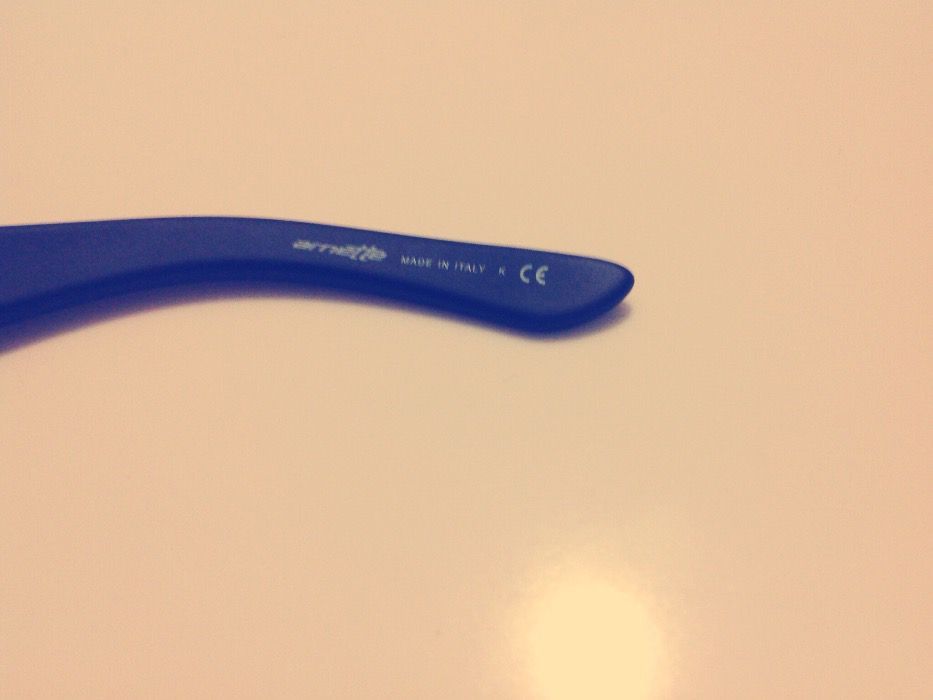 Óculos sol Arnette preço fixo acresce portes de envio.