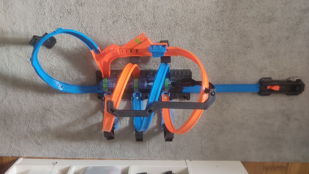 pista hot wheels triple looping