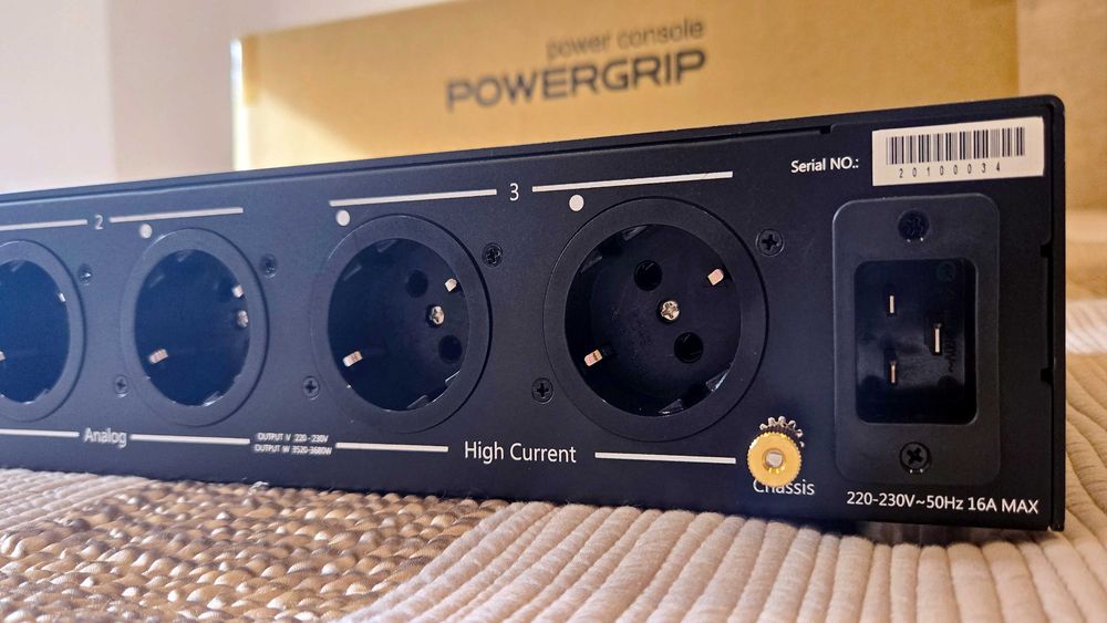PowerGrip YG-2 Power Conditioner, Distributer and Filter, with HiFi Tuning Fuse