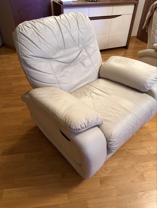 Kanapa i dwa fotele skórzane