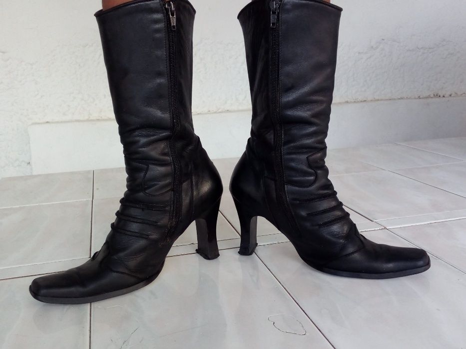 Bota de senhora cano médio 36