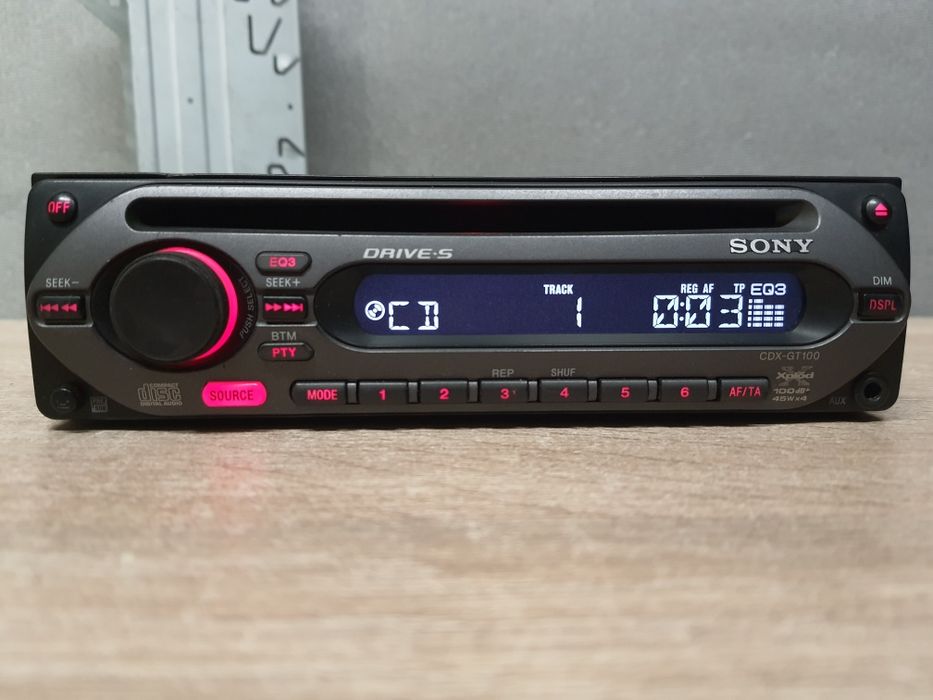 Radio samochodowe SONY CD MP3 AUX CDX-GT100 4x45W podś. Czerwone Audi