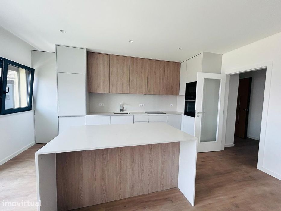 Apartamento T3+1 moderno e luminoso no Montijo