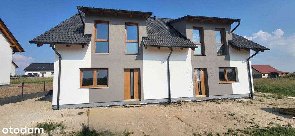 Nowoczesny dom w zabudowie bliźniaczej 115m² z pompą ciepła