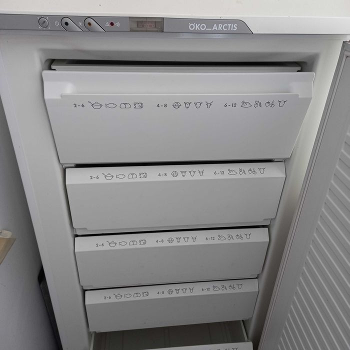 Морозильна камера з товстими стінками