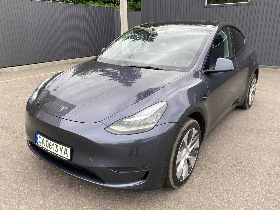 Tesla Model Y Long Range Dual motor 2023