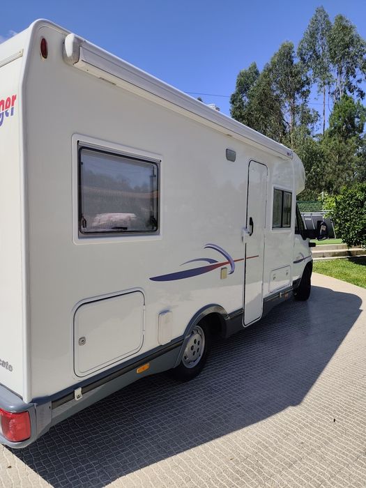 Autocaravana em ótimo estado