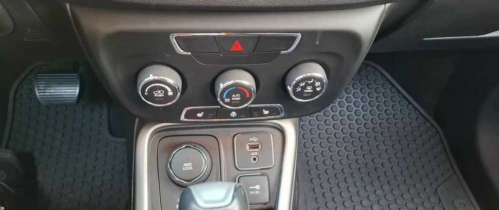 Продам автомобіль Jeep Compass 2018 року