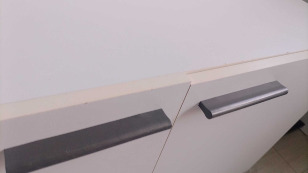 Łóżko młodzieżowe z biurkiem i szafką