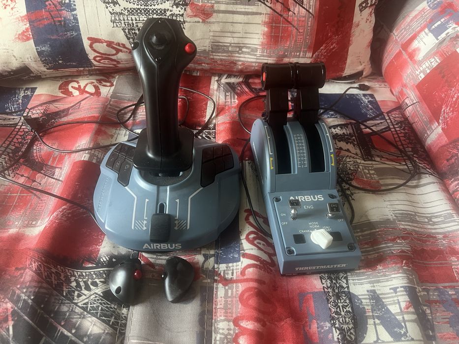 sidestick i przepustnica thrustmaster