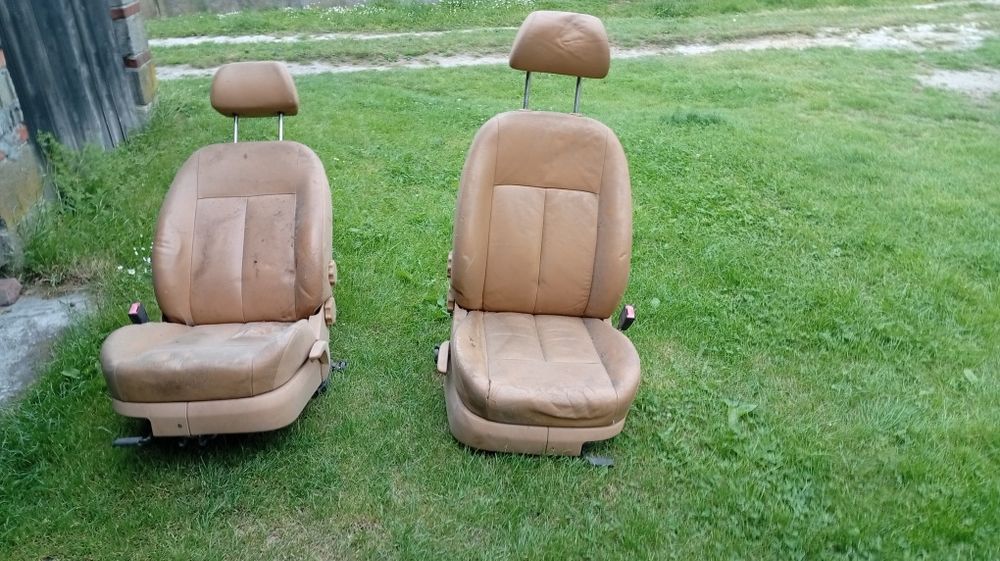 Fotele przednie golf 4