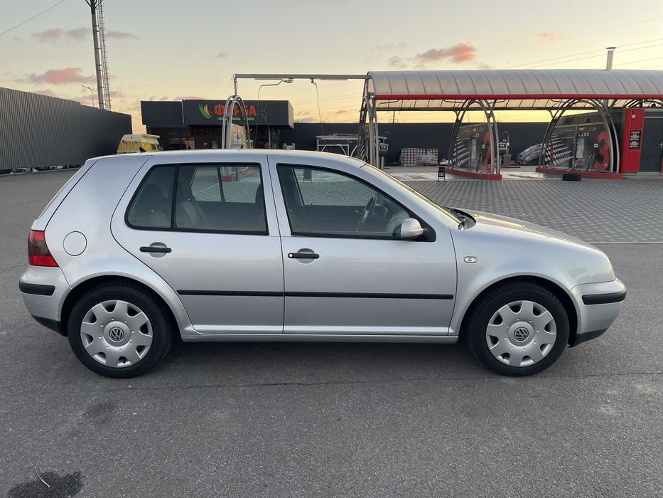 VW Golf 4 1.6 2001рік 154тис.км