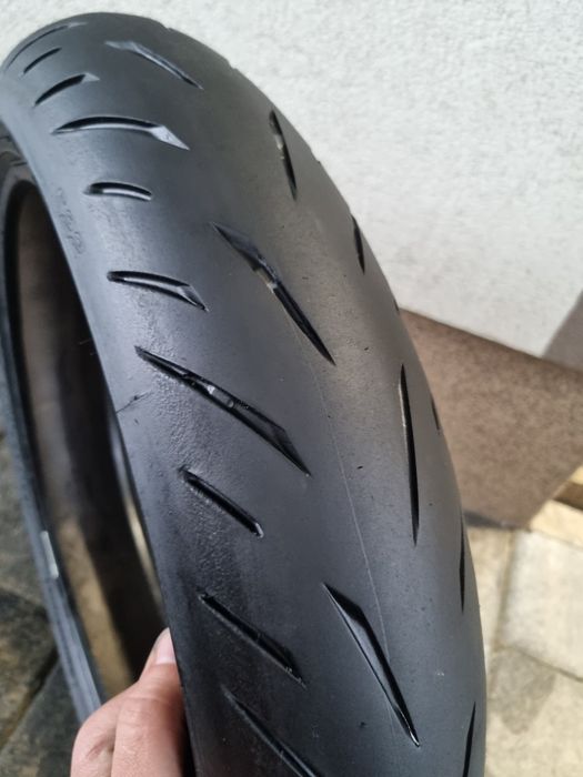Мотошина Bridgestone Battlax Hypersport S22f  120/70 R17 2023 Рік