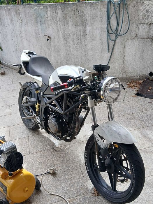 Vendo mota 125 em bom estado
