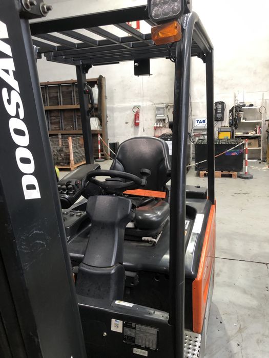 Doosan B18T-17 triplex
