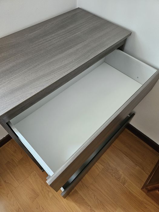 Cómoda Nova Cinzenta de 3 Gavetas Grandes.