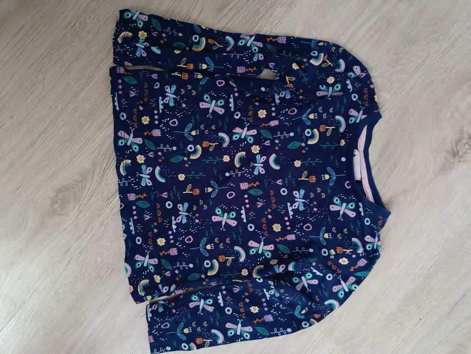 Bluzka -sweter 104