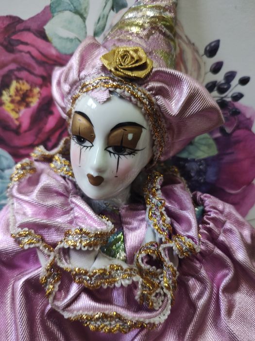 Венеціанські лялечки та посуд